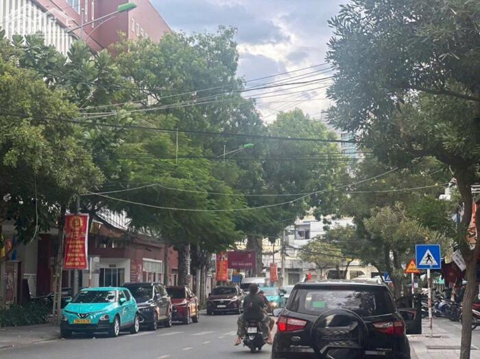 Hình ảnh Cho Thuê Nhà 1 Trệt 4 Tầng – Đường Hai Bà Trưng (Gần Chợ Đầm) 2