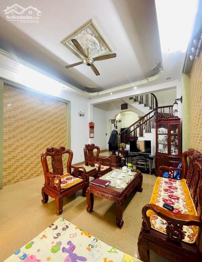 Hình ảnh Bán nhà Hoàng Cầu_ô tô dừng đỗ ngày đêm, quay đầu thoải mái_vuông vắn_75m2_giá chào 30 tỷ 0