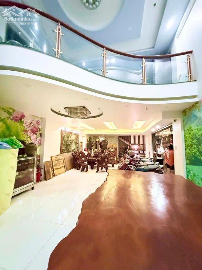 Hình ảnh Giảm mạnh 4 tỷ nhà hẻm 1122 Quang Trung 5 lầu ngang 5.8m 90m2 có T.máy gần Emart 14 tỷ. 6