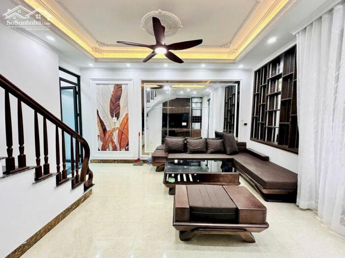 Hình ảnh Bán Nhà Mới Đẹp Phố Cầu Giấy 34m, 5 Tầng, 3PN, Full nội thất, Sát phố, Ở ngay, Giá 9,35 Tỷ 0