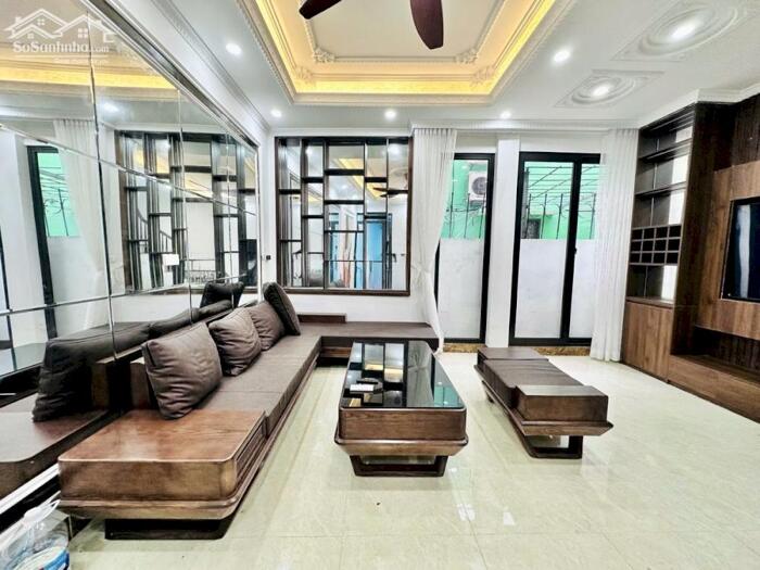 Hình ảnh Bán Nhà Mới Đẹp Phố Cầu Giấy 34m, 5 Tầng, 3PN, Full nội thất, Sát phố, Ở ngay, Giá 9,35 Tỷ 1