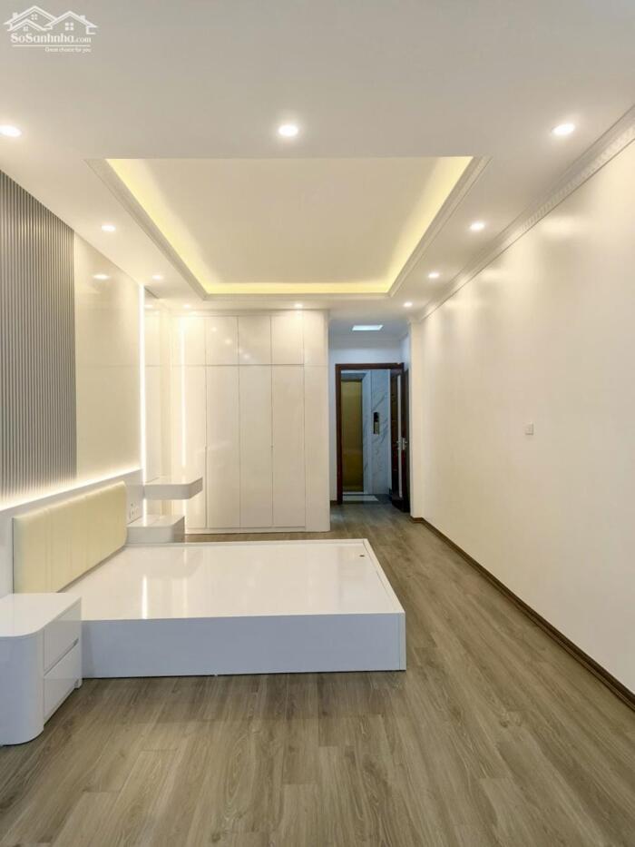 Hình ảnh Bán Nhà Phố Cầu Giấy, DT 46m, 7 Tầng Thang Máy, 4PN, 2 Thoáng, Sổ Đỏ, Giá 15,5 Tỷ 2