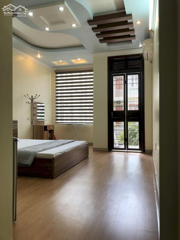 Hình ảnh Cho thuê nhà khu phân lô Văn Cao, 5 p.ngủ khép kín (90m2). 3