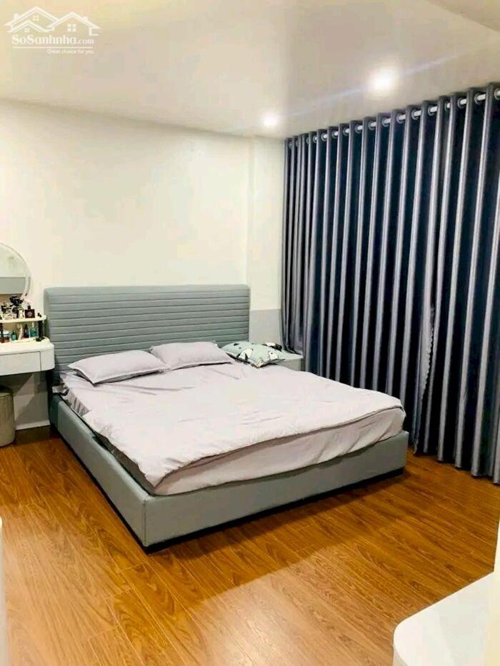 Hình ảnh Bán Nhà Ngõ 12 Việt Hưng, Long Biên 33m2, 5T giá 6,5 tỷ (ô tô cách nhà 25m) 1