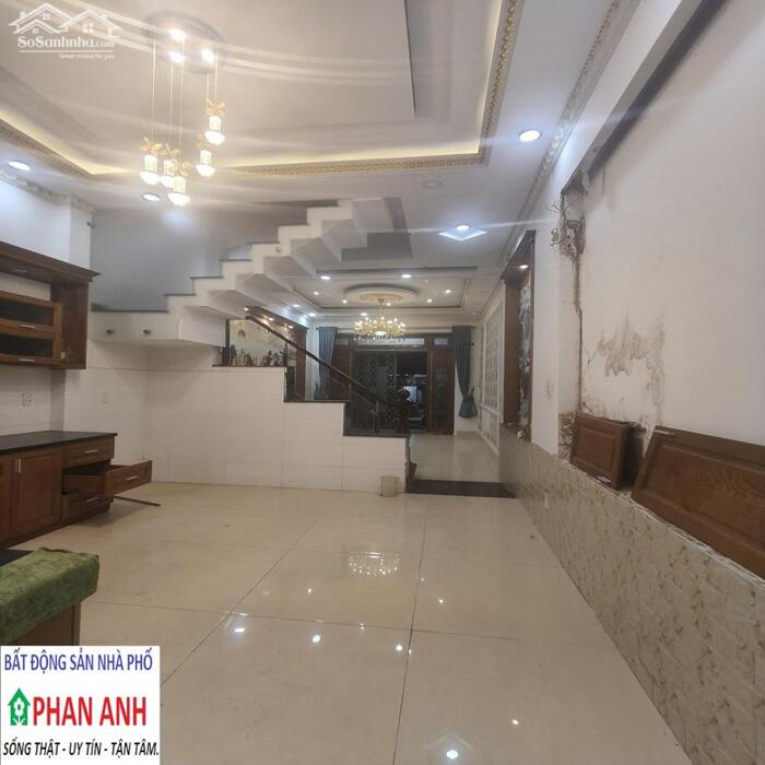 Hình ảnh Sáng đi Metro, chiều dạo phố: Cuộc sống tiện nghi tại căn nhà phố Thủ Đức sát vách Nguyễn Văn Bá. 5