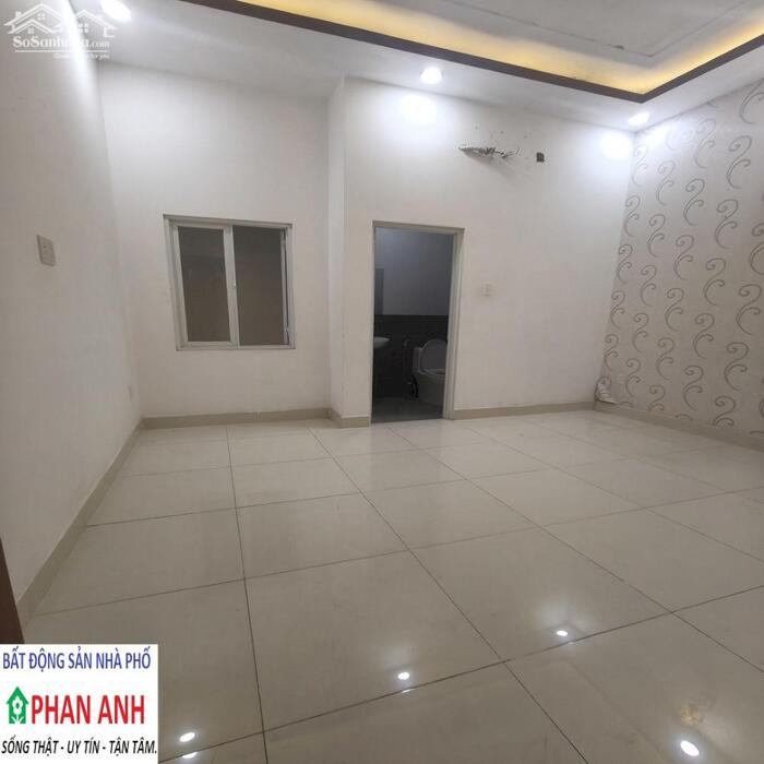 Hình ảnh Sáng đi Metro, chiều dạo phố: Cuộc sống tiện nghi tại căn nhà phố Thủ Đức sát vách Nguyễn Văn Bá. 3