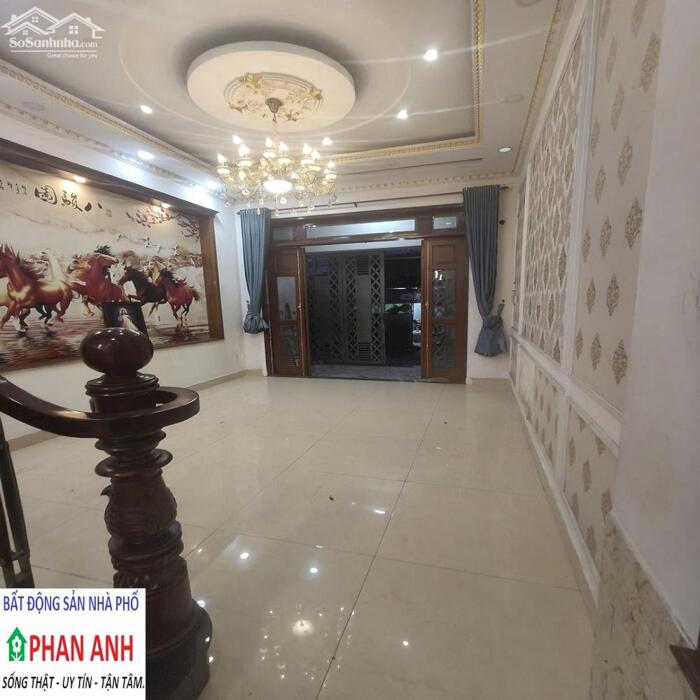 Hình ảnh Sáng đi Metro, chiều dạo phố: Cuộc sống tiện nghi tại căn nhà phố Thủ Đức sát vách Nguyễn Văn Bá. 6