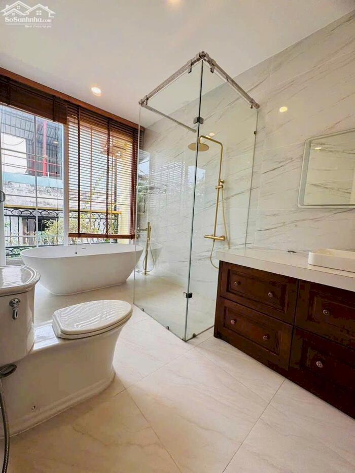 Hình ảnh Nhà Đẹp Góc 2 Mặt Tiền Thảo Điền,Q2 DT:142m2(14mx12m) 4 Tầng-Giá Chỉ 25,5 Tỷ 2