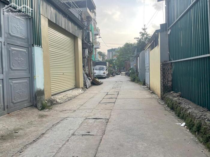 Hình ảnh Bán 80m đất thổ cư cạnh đấu giá X3 Đồng Phan tổ 16 Thạch Bàn giá chỉ 12,5 tỷ ô tô 7 chỗ vào nhà 3