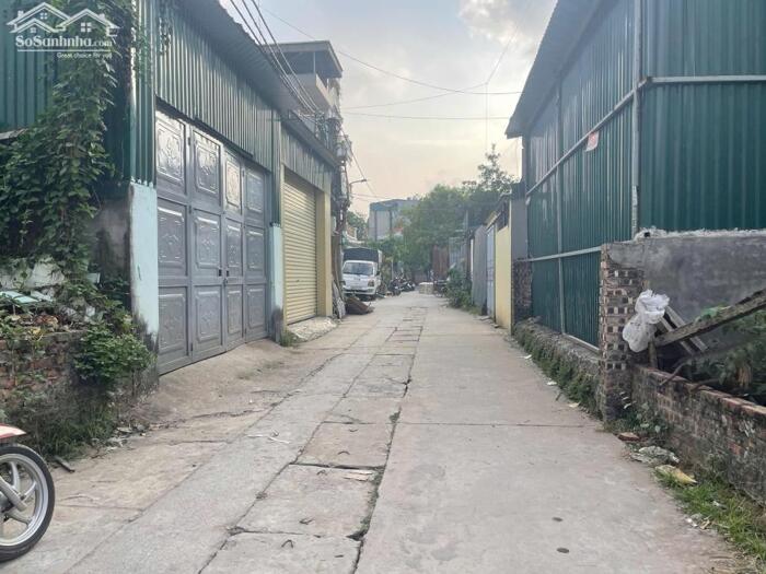 Hình ảnh Bán 80m đất thổ cư cạnh đấu giá X3 Đồng Phan tổ 16 Thạch Bàn giá chỉ 12,5 tỷ ô tô 7 chỗ vào nhà 2