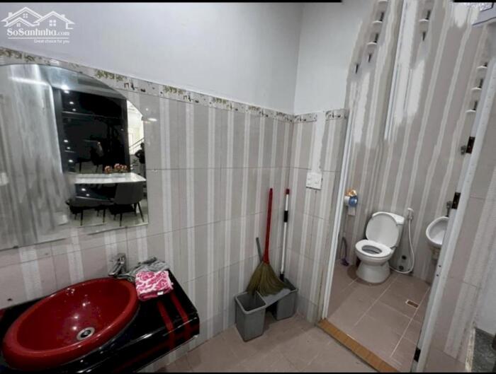 Hình ảnh Cho thuê nhà 4 ngủ khép kín (70m2) tại phố Văn Cao 2