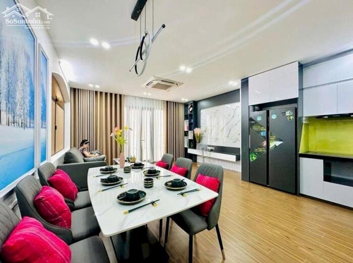 Hình ảnh Bán nhà Đường Láng_ô tô đỗ cửa_thang máy_an sinh cực tốt_45m2_giá chào 16 tỷ 1