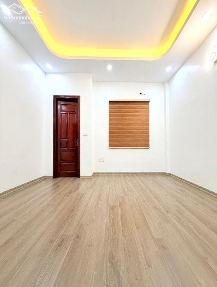 Hình ảnh Bán nhà phố Hoàng Cầu_ô tô đỗ cửa 24/7_sổ đỏ két_36m2_giá chào 15,3 tỷ 4