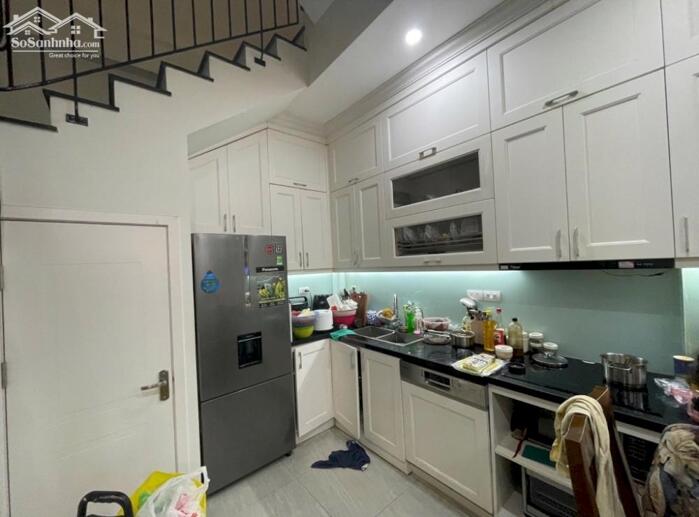 Hình ảnh Bán nhà Đặng Tiến Đông_ba gác đỗ cửa_sát phố_ở sướng_32m2_giá chào 9,8 tỷ 1