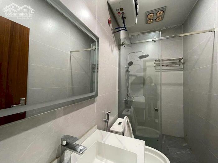 Hình ảnh Cho thuê nhà mới phố Văn Cao, 4 p.ngủ full nội thất. 4