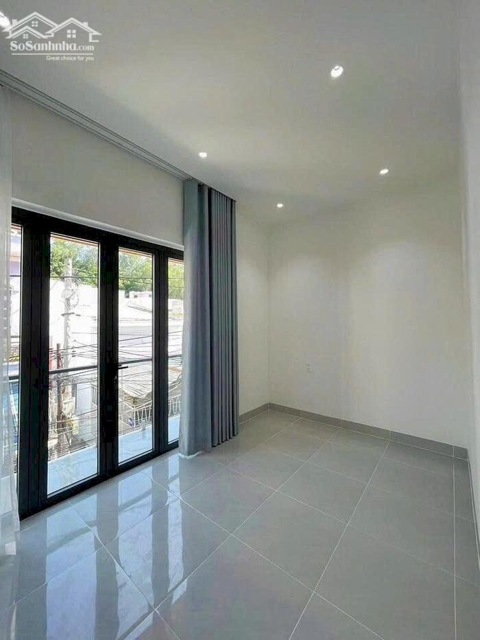 Hình ảnh NHÀ ĐẸP 2 TẦNG, 2 MẶT TIỀN, HẺM Ô TÔ HẢI ĐỨC NGAY TRUNG TÂM GẦN BIỂN CHỈ 2 KM 1