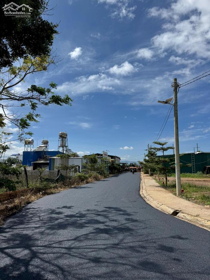 Hình ảnh Đất 100% thổ cư trung tâm Đức Trọng, 121m2 đường nhựa, thích hợp an cư và đầu tư cực tốt 0