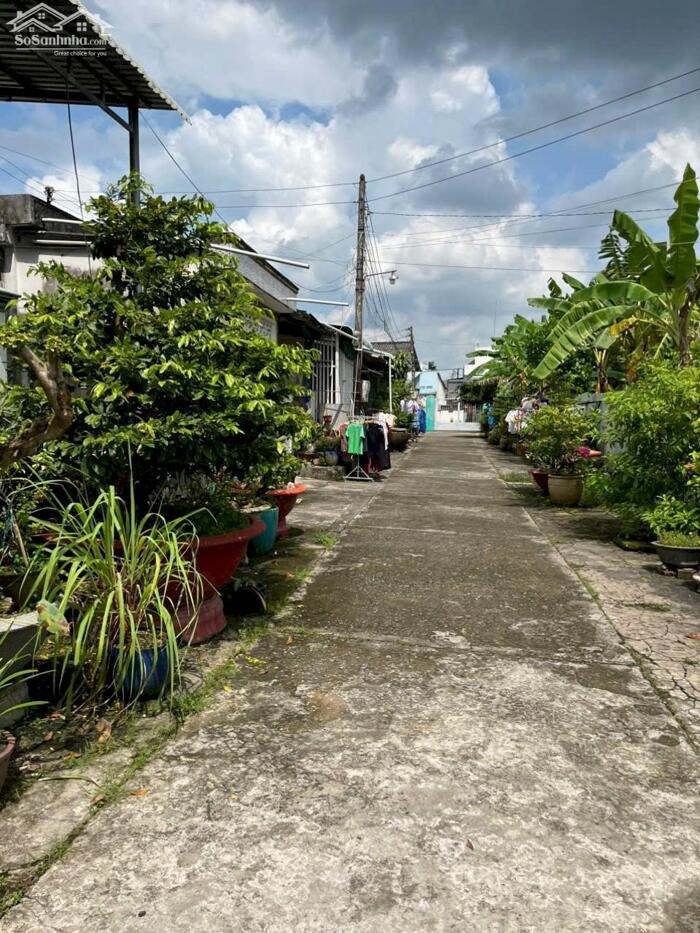 Hình ảnh Nhà rộng hẻm ô tô gần công viên P5 TP Tân An 0