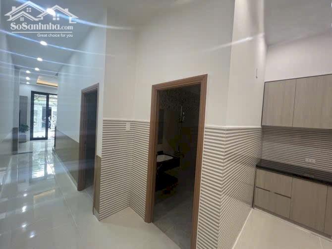 Hình ảnh Chính chủ bán nhà 2 tầng đường 5m5 Nguyễn Hiền , Phường Sơn Trà ( Gần Chợ Nại Hiên ) ⭐⭐⭐⭐⭐ Công năng gồm 3pn , 2wc , có sân để ô tô DTĐ : 72M - Hướng 2