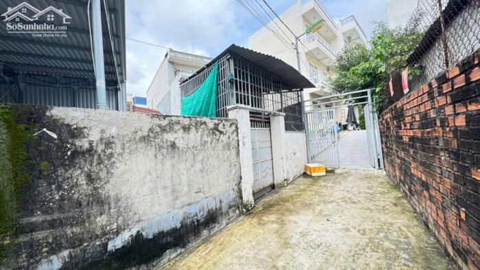 Hình ảnh Hàng Giá Đẹp Trước Tết - Nhà cấp 4 hẻm đường Phong Châu gần cầu Phong Châu. 5