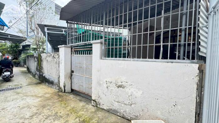 Hình ảnh Hàng Giá Đẹp Trước Tết - Nhà cấp 4 hẻm đường Phong Châu gần cầu Phong Châu. 4