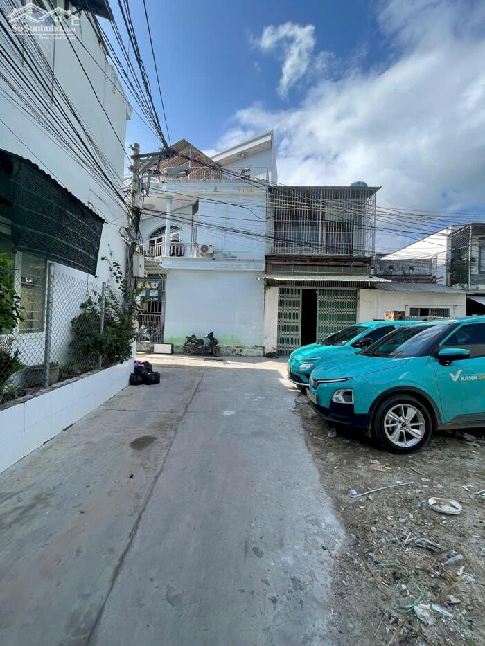 Hình ảnh Hàng Giá Đẹp Trước Tết - Nhà cấp 4 hẻm đường Phong Châu gần cầu Phong Châu. 2