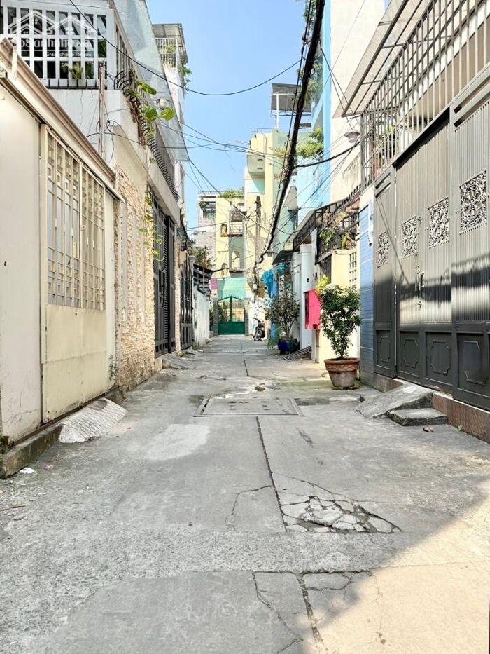 Hình ảnh NHÀ NGÃ TƯ PHÚ NHUẬN – 4.3 X 10M – LÔ GÓC 2 MT – HẺM 3M – KHU DÂN TRÍ – YÊN TĨNH – KHÔNG QUY HOẠCH – 6.X TỶ 1