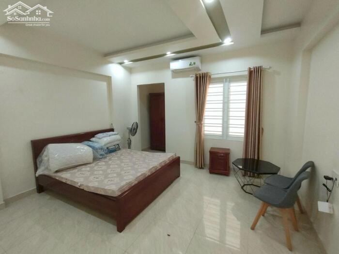 Hình ảnh Cho thuê nhà sân cổng riêng Văn Cao, DT: 110m2, 4 p.ngủ. 3