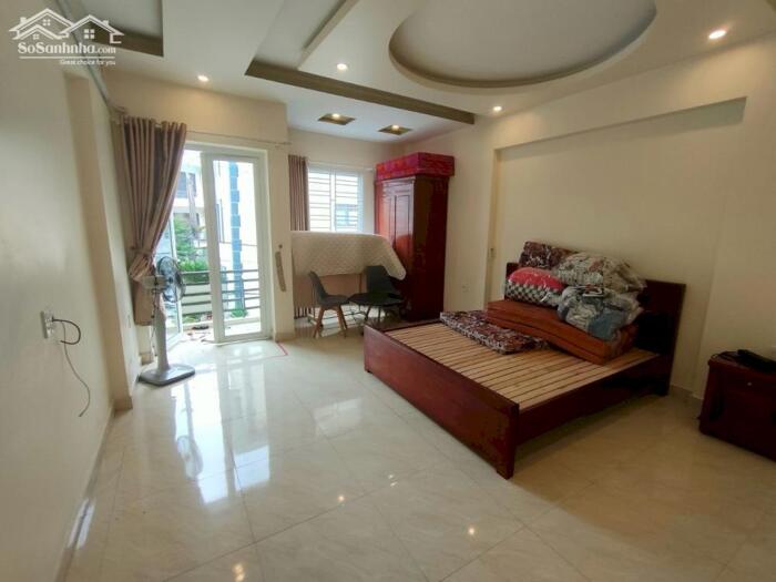 Hình ảnh Cho thuê nhà sân cổng riêng Văn Cao, DT: 110m2, 4 p.ngủ. 2