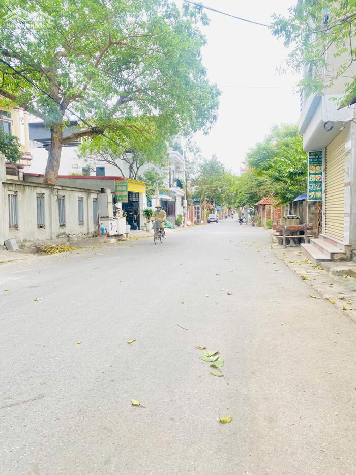 Hình ảnh BÁN ĐẤT TẶNG NHÀ 2 TẦNG TẠI PHỐ PHẠM HỒNG THÁI, LIÊN BẢO, VĨNH YÊN. 1