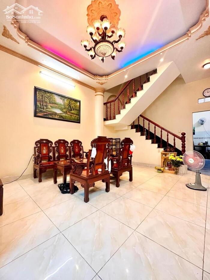 Hình ảnh NHÀ CMT8 – GẦN METRO – 5.2x12m – 3 TẦNG – 4PN – PHÙ HỢP GIA ĐÌNH CÓ CON – 9.X TỶ 1