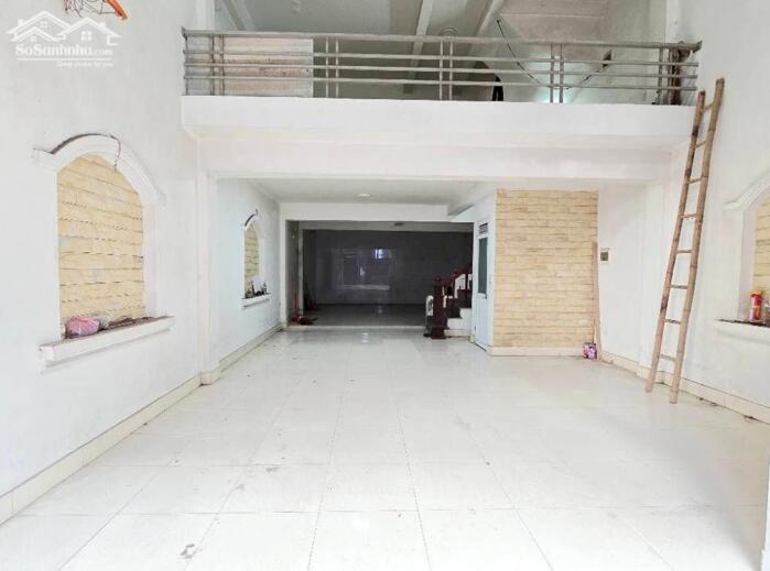 Hình ảnh Bán nhà Pháo Đài Láng_ô tô tránh kd sầm uất_mt hơn 6m_bề thế cực kỳ_75m2_giá chào 32 tỷ 1