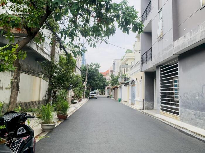 Hình ảnh Bán Nhà Ngay Trần Não Quận 2 DT:150m2(10mx15m) HĐT:40 Triệu/Tháng-Giá Chỉ 26,5 Tỷ 0