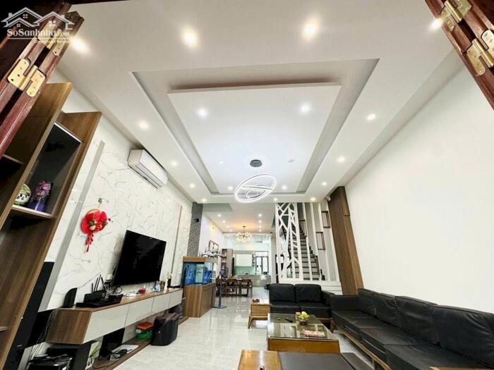 Hình ảnh Bán nhà 3 tầng, 3 ngủ full đồ tại đường Lương Văn Can, Liên Bảo, Vĩnh Yên, Vĩnh Phúc. 1