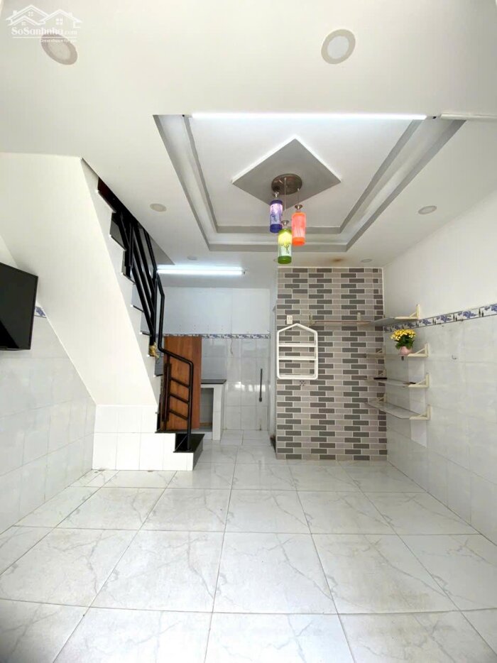 Hình ảnh Chính chủ cần bán nhà 2 tầng hẻm xe hơi Phú Thuận Q7 1