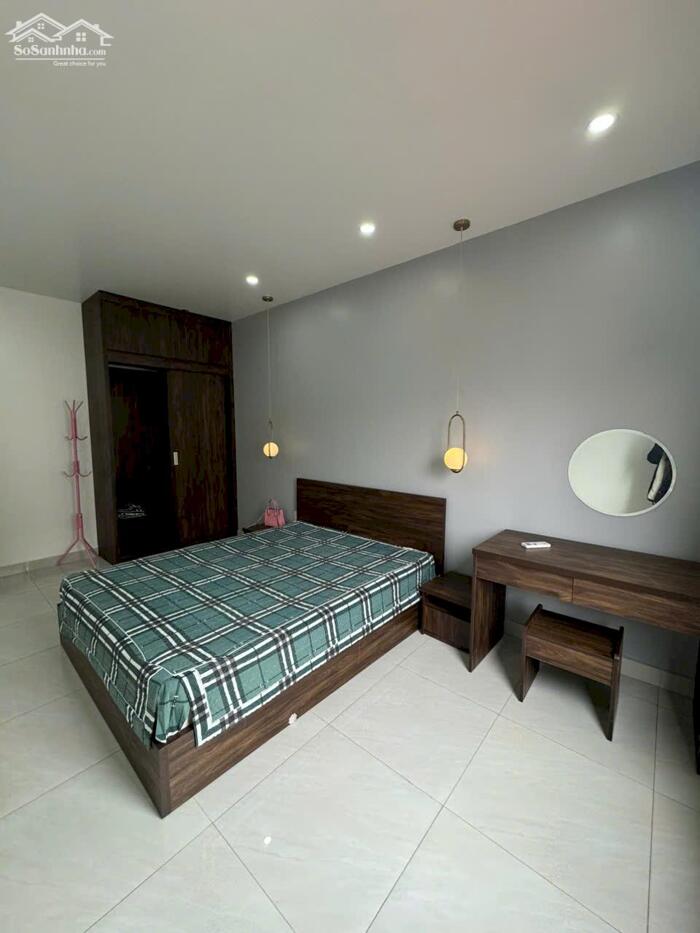 Hình ảnh Cho thuê căn hộ phố Văn Cao, 2 p.ngủ (65m2). 1