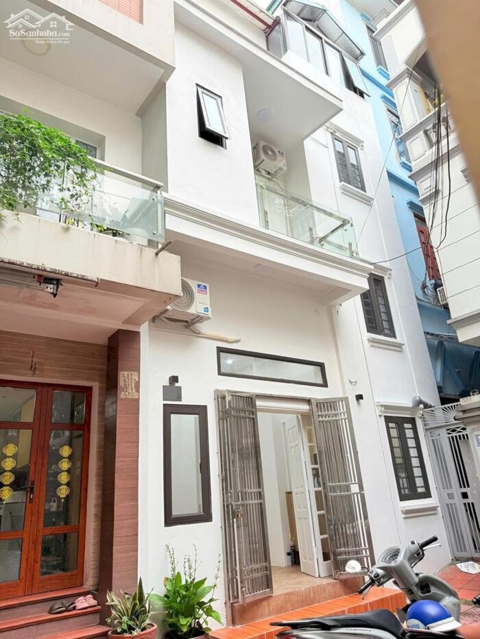 Hình ảnh Bán Nhà Phố Đội Cấn Ba Đình 35m2-4T MT5m- 4 Ngủ 9,3 Tỷ Có Thương Lượng. 1