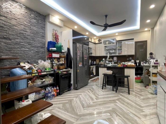 Hình ảnh Bán nhà Nguyễn Phúc Lai_ô tô tránh, ngủ nhà_ở cực sướng_sđ vuông đẹp_59m2_giá chào 27 tỷ 1