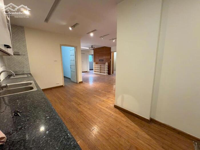 Hình ảnh cho thuê căn chung cư cảnh sát 113 - Trung Kính. 114m, 3 phòng ngủ, đồ cơ bản 0