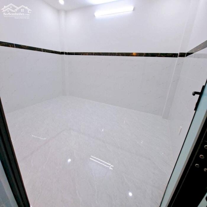 Hình ảnh Bán nhà mới hoàn thiện 1 trệt 1 lửng gần khu ngân thuận 2