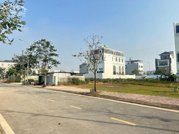 Hình ảnh Bán đất biệt thự Nam vĩnh yên, đường 16,5m giá bán gấp 1