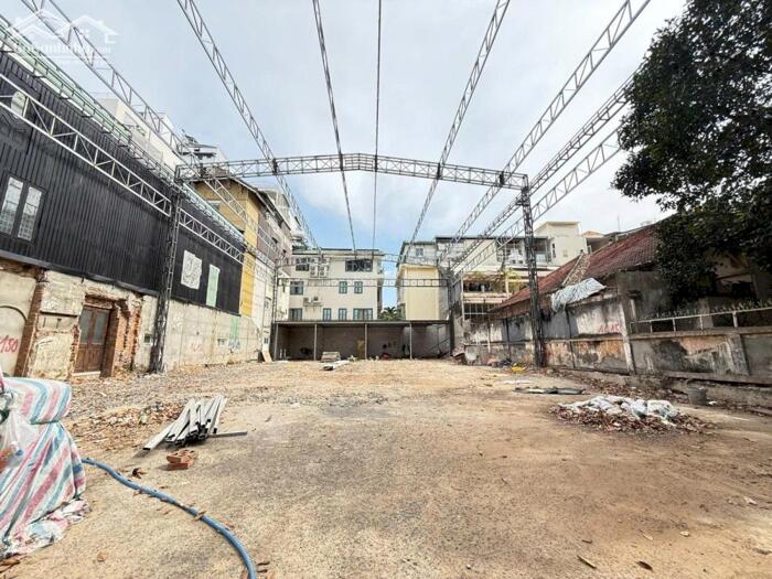 Hình ảnh CHO THUÊ ĐẤT VÀNG TRUNG TÂM Q.1 – 750m² SƯƠNG NGUYỆT ÁNH – KẾ THE STREET 0