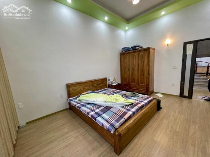 Hình ảnh Cho thuê nguyên căn sân cổng Văn Cao, 4 p.ngủ. 7