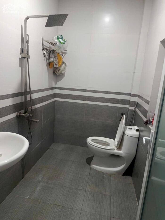 Hình ảnh Chính chủ gửi bán nhà 3 tầng MT Hòa Minh 14.Đà Nẵng 3