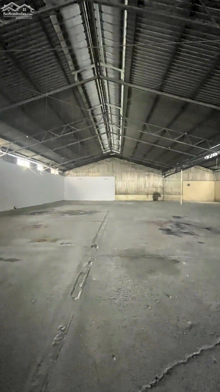 Hình ảnh CHO THUÊ XƯỞNG 1100m2 ĐƯỜNG XE CONT TẠI Q12 1