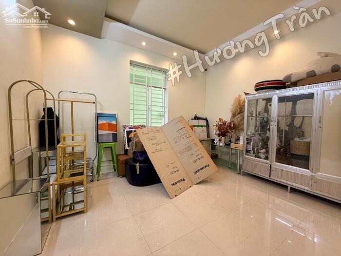 Hình ảnh 25 triệu - CHO THUÊ NHÀ CĂN GÓC 3 TẦNG MẶT TIỀN ĐƯỜNG NGUYỄN VIỆT HỒNG 8