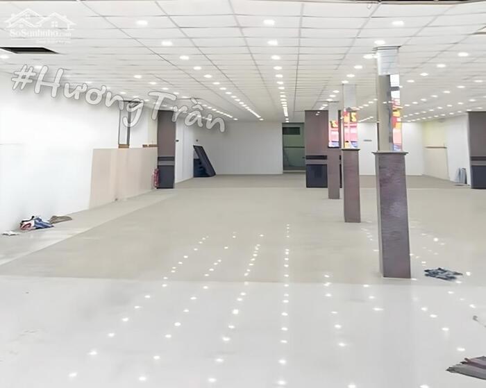 Hình ảnh 190 triệu - CHO THUÊ MẶT BẰNG SHOWROOM, NGANG 12m MẶT TIỀN ĐƯỜNG 3/2 - kề góc Ngã tư 1