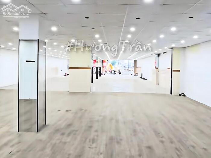 Hình ảnh 190 triệu - CHO THUÊ MẶT BẰNG SHOWROOM, NGANG 12m MẶT TIỀN ĐƯỜNG 3/2 - kề góc Ngã tư 2