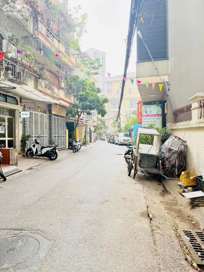 Hình ảnh Bán Nhà Phố Núi Trúc 350M2 Mặt Tiền 10M 93 Tỷ Vỉa Hè Ô TÔ Tránh Đỗ 0