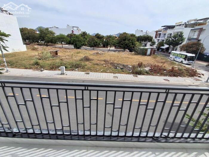 Hình ảnh BÁN NHÀ 3 TẦNG + 1 TUM Đường số 13 – KĐT Hà Quang 2, Nha Trang 7
